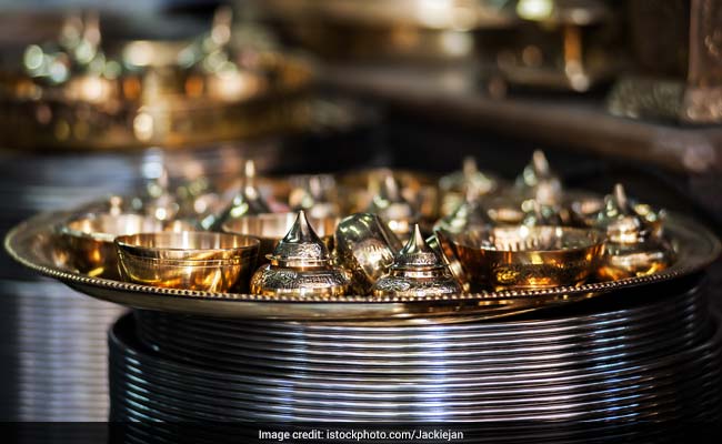 Dhanteras 2018: कब है धनतेरस, पूजा विधि, मुहूर्त, जानें धनतेरस पर क्यों खरीदते हैं सोना