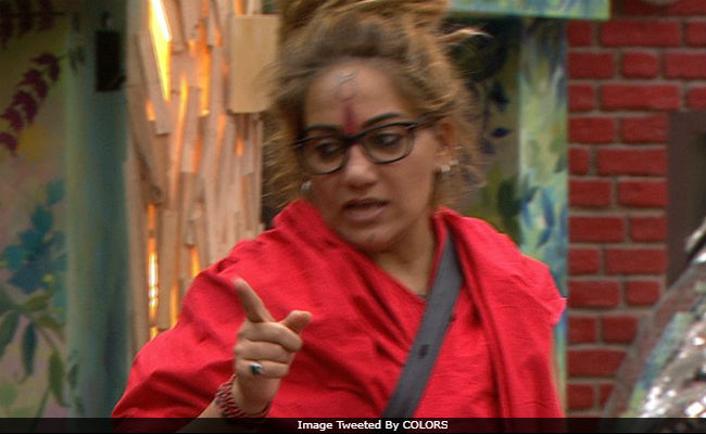 <i>Bigg Boss 11</i>, October 15, Written Update: SsHivani Durga Eliminated, Hina Khan And Vikas Gupta Friends Again