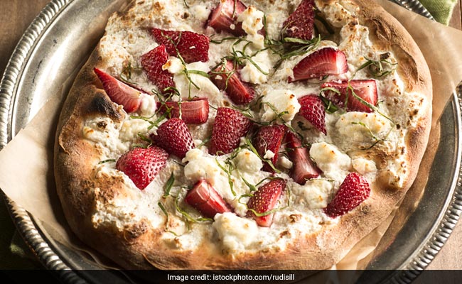 Twitter Comes Together Against Common Enemy - Strawberry Pizza