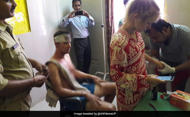 फतेहपुर सीकरी में विदेशी कपल पर हमले पर विदेश मंत्री सुषमा स्वराज ने योगी सरकार से रिपोर्ट मांगी