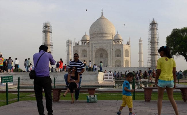 15,000 Magnetic Tokens For Entry To Taj Mahal Ordered After Shortage