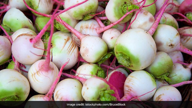 Turnip Benefits In Winter: सर्दियों के मौसम में क्यों करना चाहिए शलजम का सेवन, यहां जानें जबरदस्त फायदे Turnip Benefits In Winter: सर्दियों के मौसम में क्यों करना चाहिए शलजम का सेवन, यहां जानें जबरदस्त फायदे