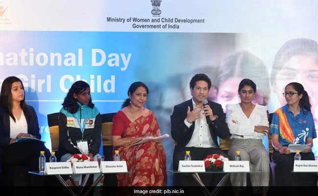 अंतर्राष्ट्रीय बालिका दिवस पर सचिन तेंदुलकर ने कहा, 'बेटियों को अनमोल समझना चाहिए' अंतर्राष्ट्रीय बालिका दिवस पर सचिन तेंदुलकर ने कहा, 'बेटियों को अनमोल समझना चाहिए'