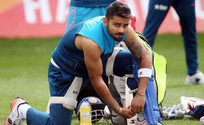 विराट कोहली का इशारा...मतलब 'लंका के सबसे बड़े दुश्मन' की छुट्टी?