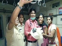 Woman Gives Birth On Mumbai Local, Doctor Boarded Train For Delivery Woman Gives Birth On Mumbai Local, Doctor Boarded Train For Delivery