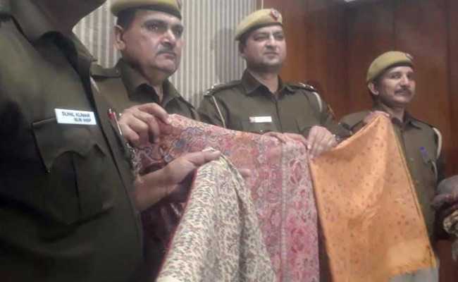 इन शॉलों की कीमत जानकर चौंक जाएंगे, पुलिस ने इन्हें चुराने वालों को धरदबोचा