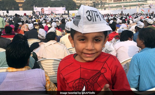 UP Election 2022: कोरोना के कोहराम के बीच AAP ने उत्तर प्रदेश में चुनावी रैलियां स्थगित कीं