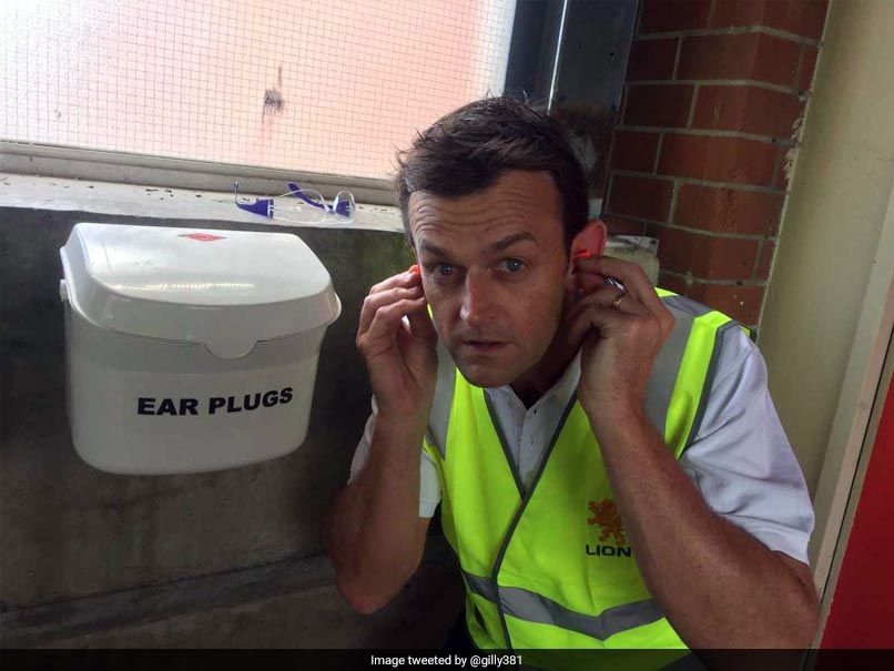 The Ashes: Graeme Swann Makes Fun Of Adam Gilchrist's Ears, Calls Them 'Satellite Dishes'