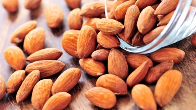 almonds are rich in vitamin e