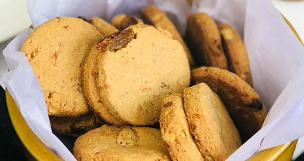 Amaranth Flour, Carrot and Raisin Cookies