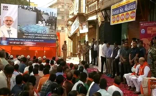 पीएम मोदी के 'मन की बात' कार्यक्रम के साथ गुजरात में बीजेपी नेताओं ने की चाय पर चर्चा