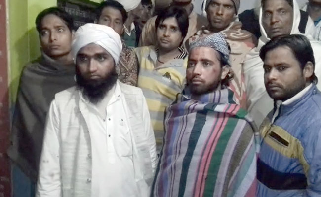 3 Muslim Clerics Beaten On Train In UP, Were Asked "Why Wear <i>Rumaal</i>?"