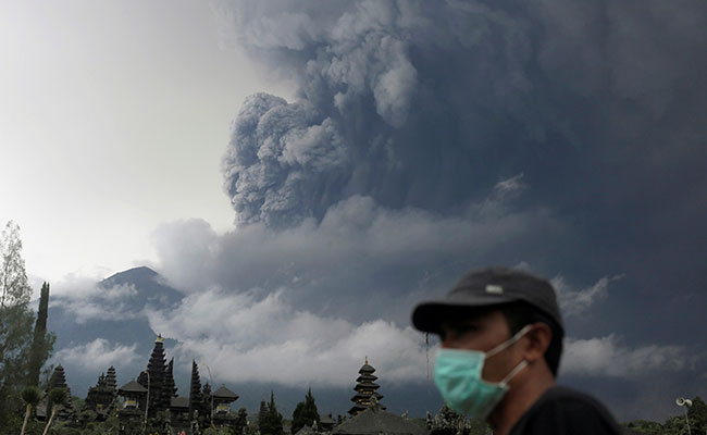 Bali Volcano: Airport Shut, 59,000 Stranded Amid 'Large Eruption' Warning