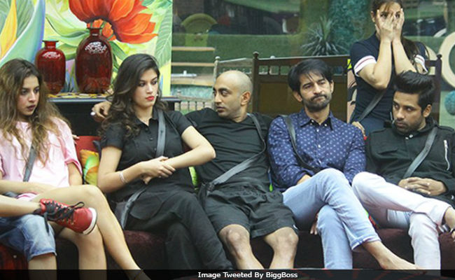 <i>Bigg Boss 11</i>, November 17: Captaincy Task, Worst Performer... The Important Decisions To Be Taken Tonight