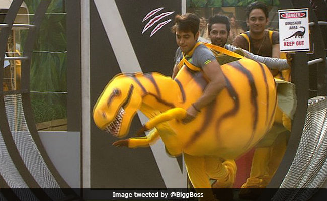 <i>Bigg Boss 11</i>, November 15: House Converts Into Jurassic Park. Details Here