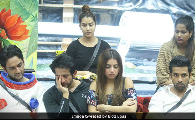 <i>Bigg Boss 11</i>, November 8, Written Update: Hina Khan And Others Cheat In The Task, Prize Money Becomes Zero