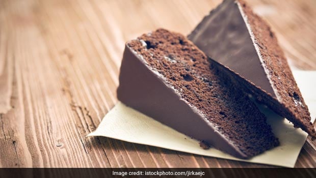 Happy Chocolate Day: How To Make Flourless Biscuit Chocolate Cake
