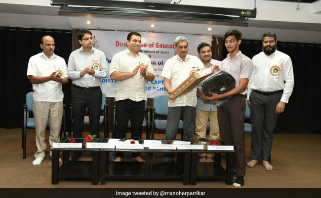 Goa Government Commences Laptop Distribution Under Cyberage Scheme To Class 11 Students