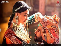 Padmavati का नया गाना रिलीज, रोमांटिक अंदाज में नजर आए दीपिका पादुकोण और शाहिद कपूर Padmavati का नया गाना रिलीज, रोमांटिक अंदाज में नजर आए दीपिका पादुकोण और शाहिद कपूर