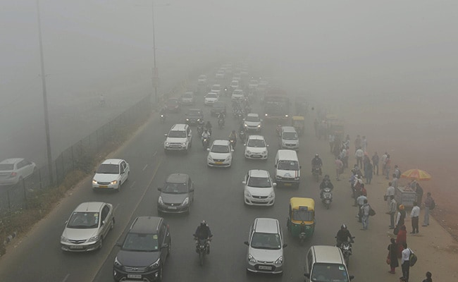 New Delhi's 'Gas Chamber' Smog Is So Bad That United Airlines Has Stopped Flying There