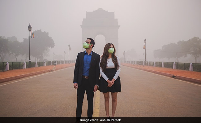 Love In The Time Of Masks: A Photographer's Take On Delhi's Toxic Air
