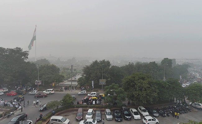 पॉल्यूशन की चपेट में दिल्ली : उत्तर भारत के कई अन्य शहरों का भी बुरा हाल
