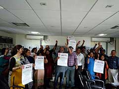 Delhi University Teachers Protest Against 7th Pay Commission Recommendations; Observe 'Black Day'
