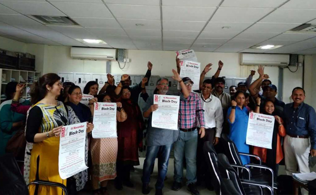 Delhi University Teachers Protest Against 7th Pay Commission Recommendations; Observe 'Black Day'