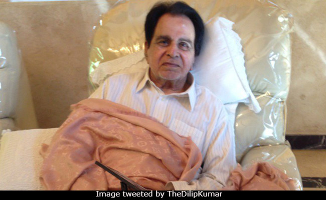 Dilip Kumar Birthday : इस बार जन्मदिन नहीं मना रहे हैं दिलीप साब, ये है वजह