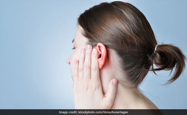 सावधान! अगर आप भी करते हैं Ear Buds का ज्यादा इस्तेमाल तो हो सकते हैं ये नुकसान