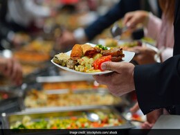 A Guide To How To Eat Healthy At A Wedding A Guide To How To Eat Healthy At A Wedding