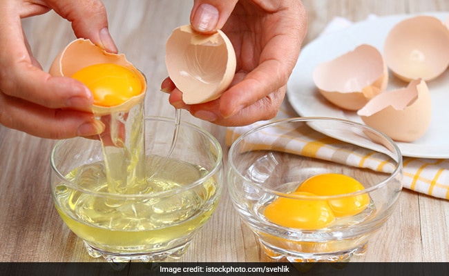 egg whites tighten the skin under the eyes