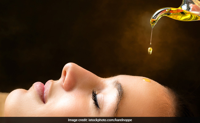Keep Your Skin Well-Nourished During Upcoming Winter With This Homemade Ayurvedic Oil