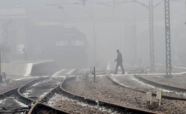 कोहरे का प्रकोप शुरू, दिल्ली से चलने वाली 8 ट्रेनें की गईं रद्द