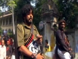 In Poll-Bound Gujarat, 'Gabbar Singh' And 'Thakur' Came Together To Protest GST In Poll-Bound Gujarat, 'Gabbar Singh' And 'Thakur' Came Together To Protest GST