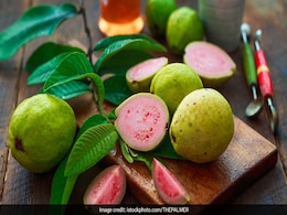 Side Effects Of Guava: अमरूद खाने के होते हैं ये नुकसान, बरतें सावधानी, हो सकती हैं कई बीमारियां  Side Effects Of Guava: अमरूद खाने के होते हैं ये नुकसान, बरतें सावधानी, हो सकती हैं कई बीमारियां