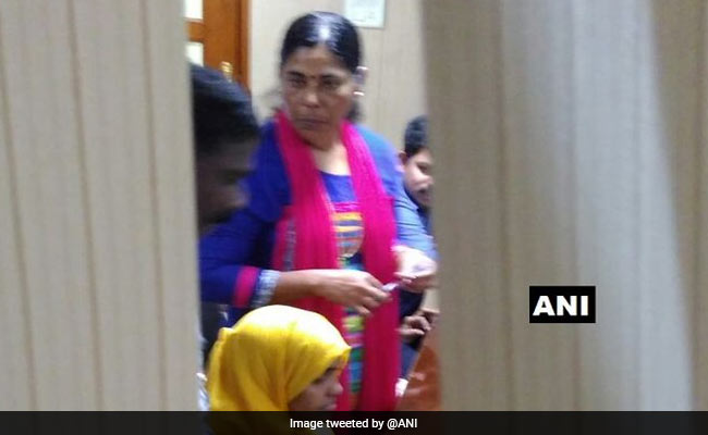 Can Hadiya Meet Husband In Salem College? "With My Permission," Says Principal