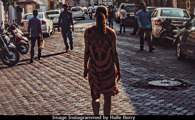 Halle Berry Made A Surprise Visit To Mumbai, Was Spotted On Instagram