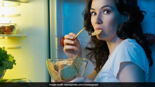 A Link between poor sleep and obesity: Late night snacking — Airing