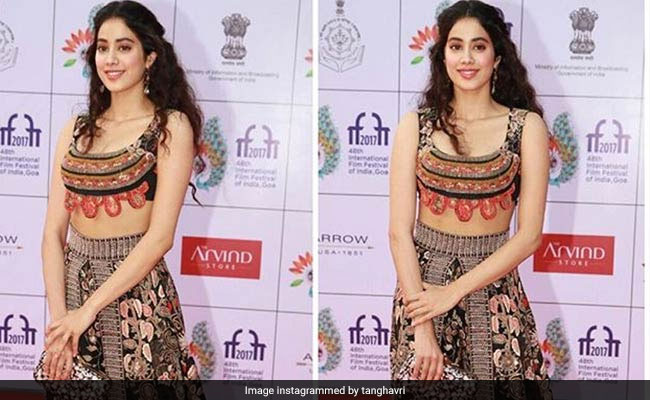 IFFI 2017: Janhvi Kapoor's First Red Carpet Look After <i>Dhadak</i> Announcement