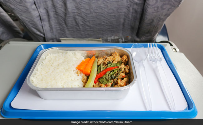 Diet Tips: Top 10 Simple Ways To Eat Healthy While Travelling