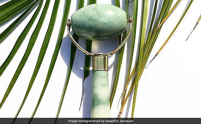 This Skincare Tool Will Help You Get Firm, Glowing Skin At Home!