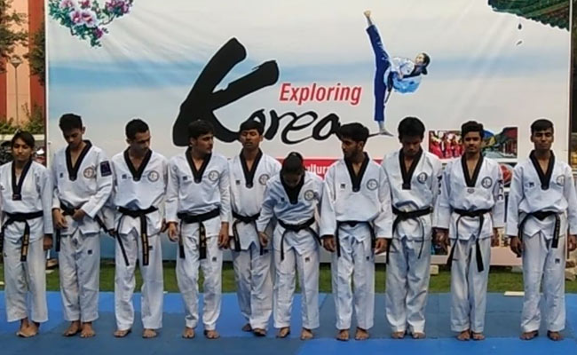 जामिया यूनिवर्सिटी में कोरियाई फेस्‍टिवल की धूम, स्‍टूडेंट ने द‍िखाए ताइक्वांडो मूव्‍स