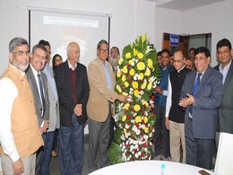 सर सैयद अहमद लाइफ टाइम अचीवमेंट अवॉर्ड मिलने पर जामिया के कुलपति को CDOL ने किया सम्मानित सर सैयद अहमद लाइफ टाइम अचीवमेंट अवॉर्ड मिलने पर जामिया के कुलपति को CDOL ने किया सम्मानित