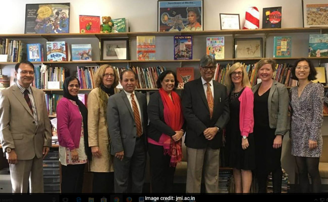 Jamia Vice Chancellor Conferred Sir Syed Lifetime Achievement Award