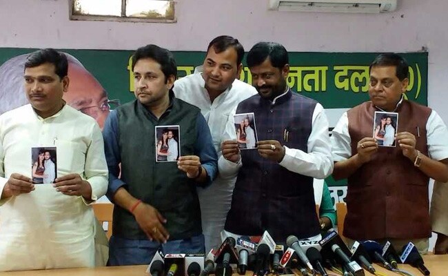 jdu press conference 650