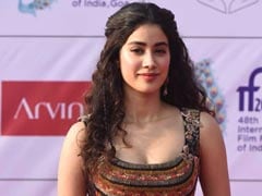 Janhvi Kapoor's Easy Braided Hairstyle Is Perfect For Busy Mornings