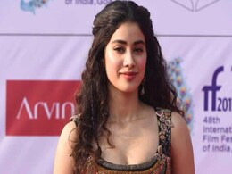Janhvi Kapoor's Easy Braided Hairstyle Is Perfect For Busy Mornings Janhvi Kapoor's Easy Braided Hairstyle Is Perfect For Busy Mornings