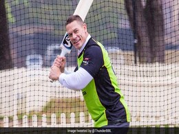 VIDEO: रिंग छोड़कर क्रिकेट के मैदान पर उतरे WWE स्टार जॉन सीना, देखें फिर क्या हुआ VIDEO: रिंग छोड़कर क्रिकेट के मैदान पर उतरे WWE स्टार जॉन सीना, देखें फिर क्या हुआ