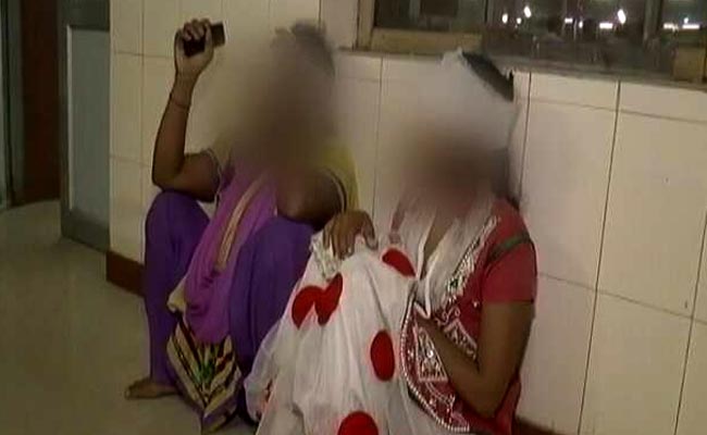 ट्रेन में छेड़खानी से परेशान मां-बेटी चलती ट्रेन से कूदीं